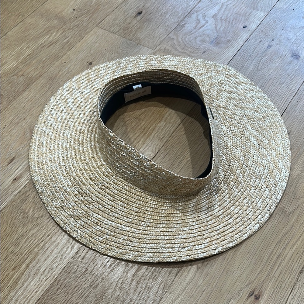 Elegant Tan Straw Sun Hat